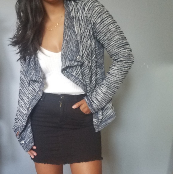 Lulus Dresses & Skirts - BLACK DISTRESSED DENIM MINI SKIRT MEDIUM